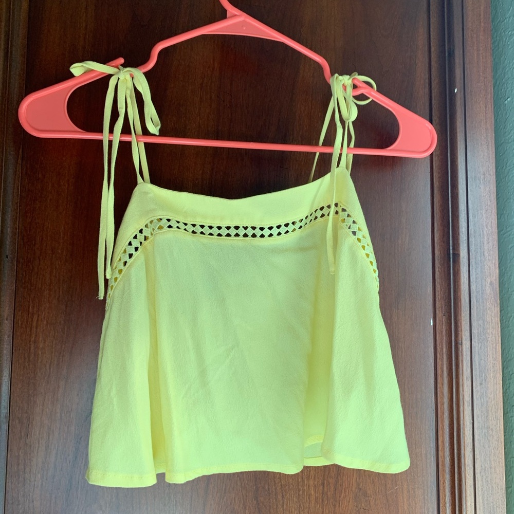 Forever 21 cute crop top 🌼